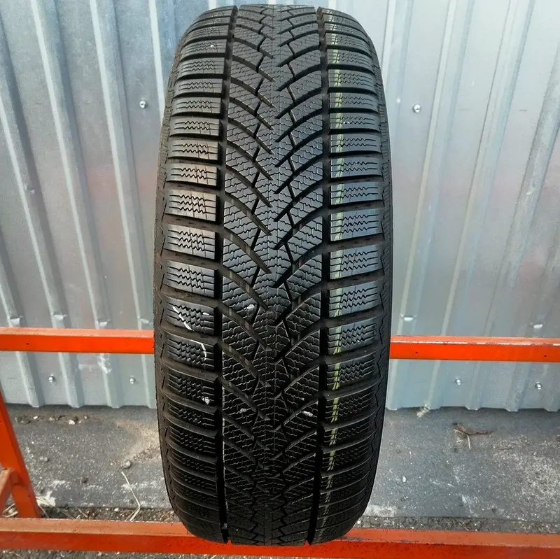 Б/у шина 235/40 R18 Semperit Speed-Grip 3