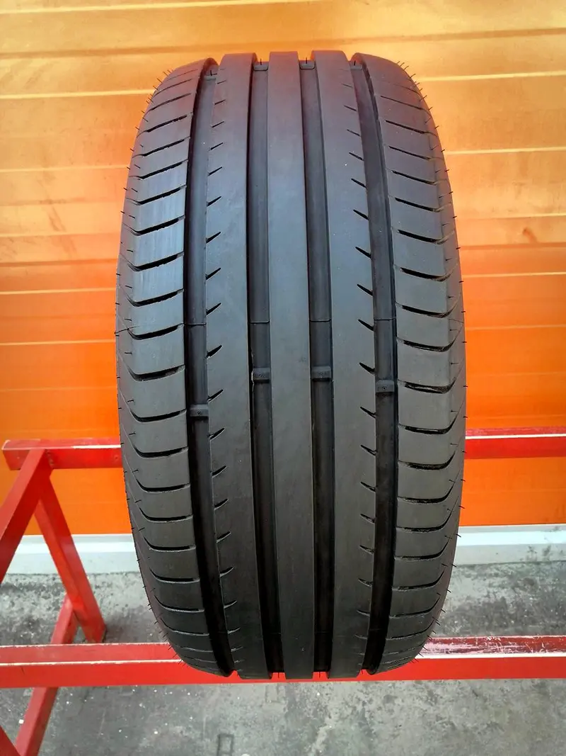 Б/у шина 235/40 R18 Vredestein Ultrac Cento