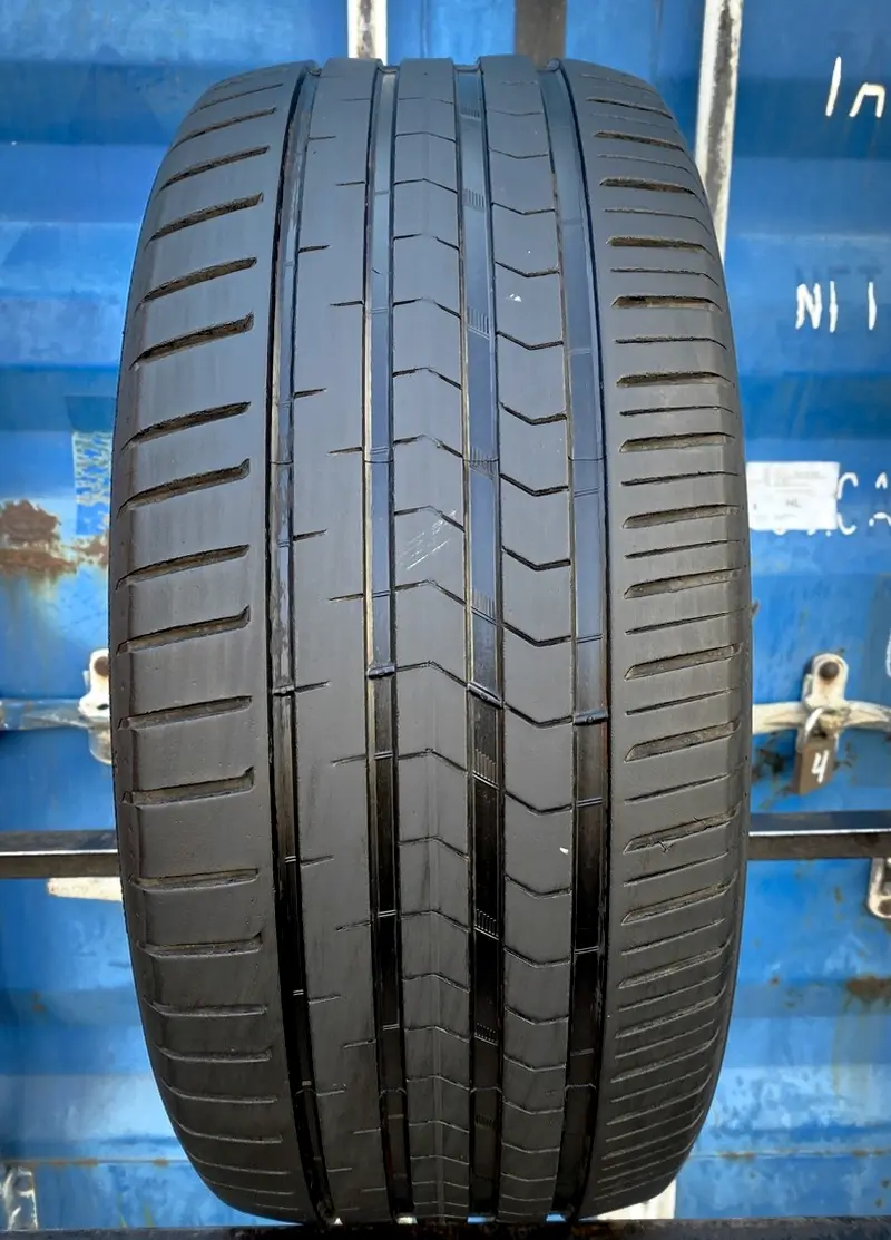 Б/у шина 235/40 R18 Vredestein Ultrac Satin