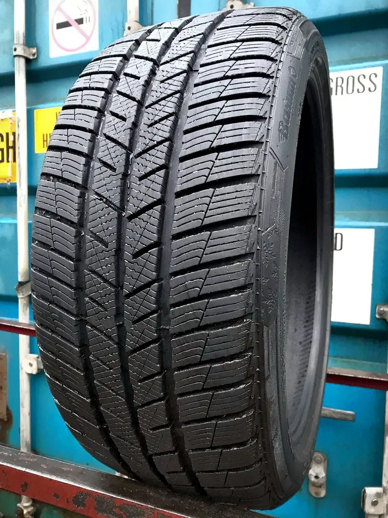 Б/у шина 235/40 R19 Barum Polaris 5