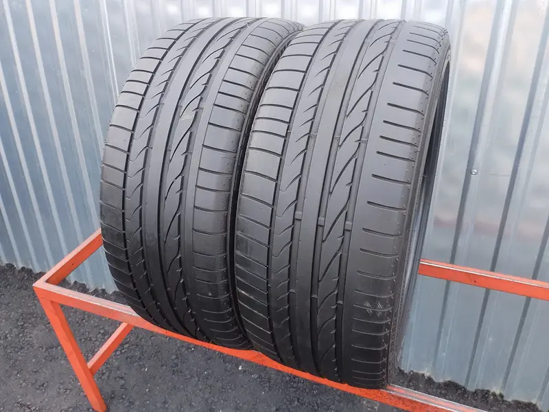 Пара б/у шин 235/40 R19 Bridgestone Potenza RE 050A