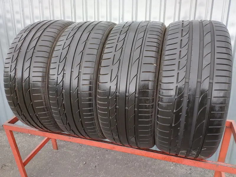 Комплект б/у шин 235/40 R19 Bridgestone Potenza S001