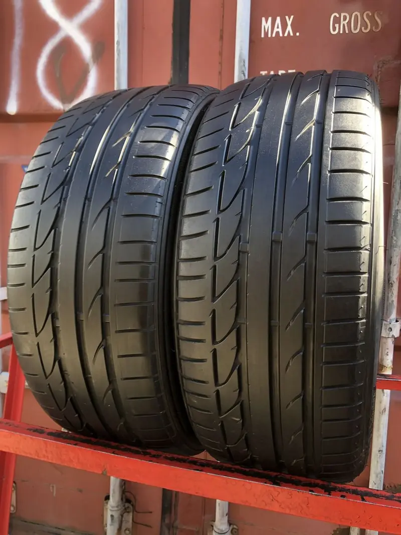 Пара б/у шин 235/40 R19 Bridgestone Potenza S001