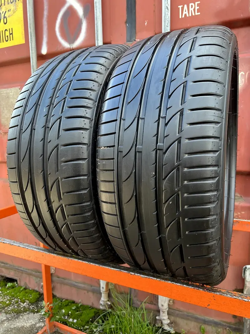 Пара б/у шин 235/40 R19 Bridgestone Potenza S001, фото 1