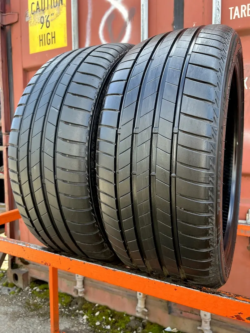 Пара б/у шин 235/40 R19 Bridgestone Turanza T005