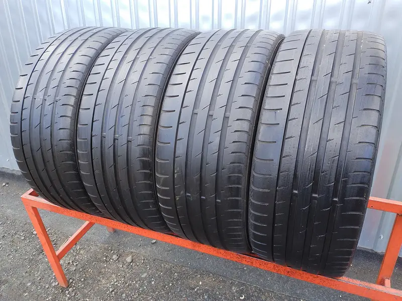 Комплект б/у шин 235/40 R19 Continental ContiSportContact 3