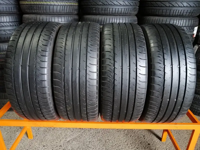 Комплект б/у шин 235/40 R19 Dunlop SP Sport Maxx 050