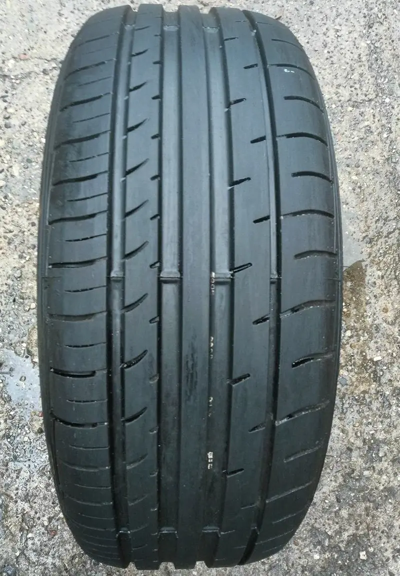 Б/у шина 235/40 R19 Falken Azenis FK-453CC