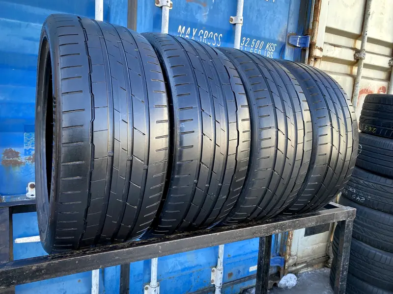 Комплект б/у шин 235/40 R19 Hankook Ventus S1 Evo3 K127A