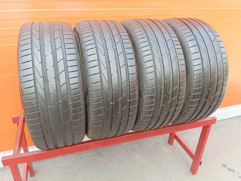 Комплект б/у шин 235/40 R19 Hankook Ventus S1evo 2 K117