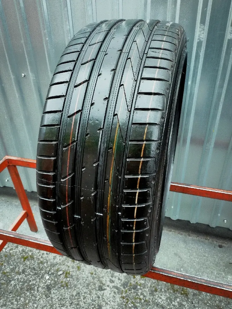Б/у шина 235/40 R19 Hankook Ventus S1evo 2 K117