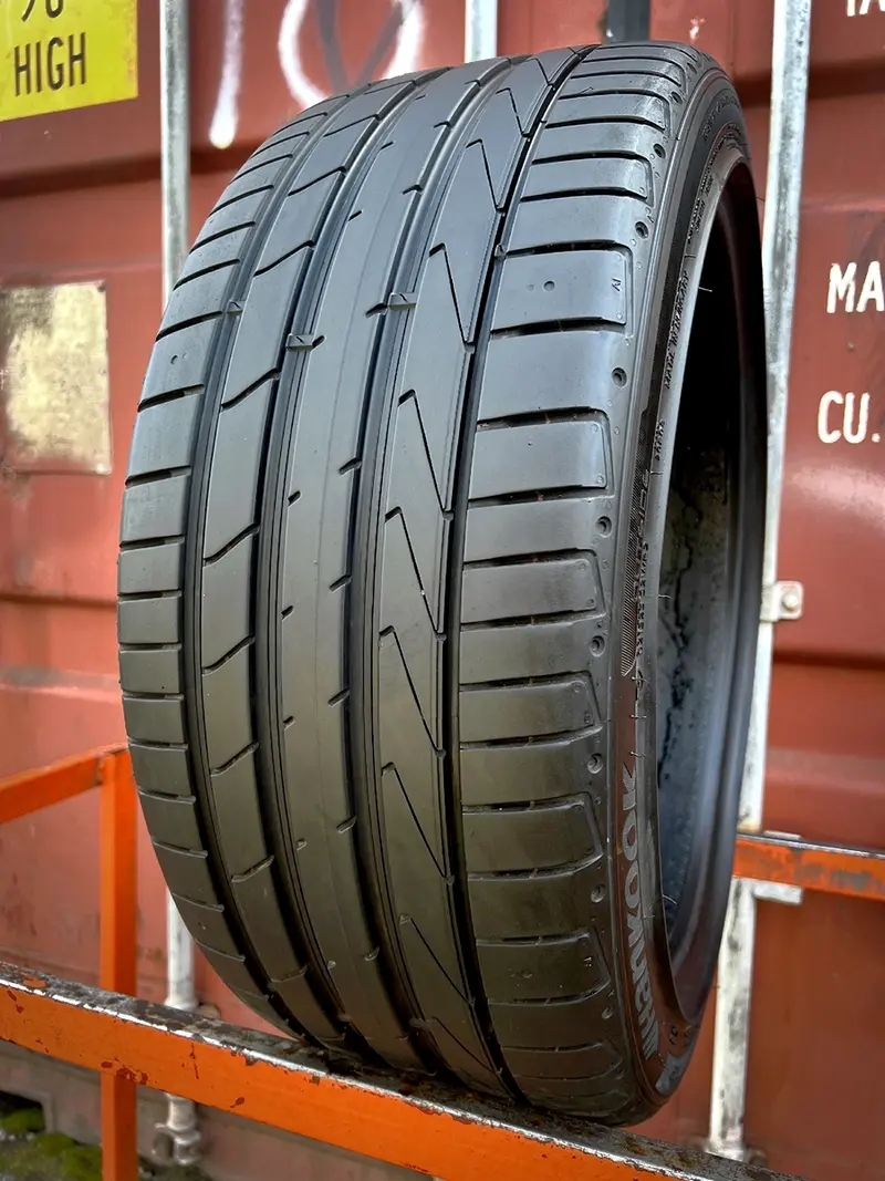 Б/у шина 235/40 R19 Hankook Ventus S1evo 2 K117