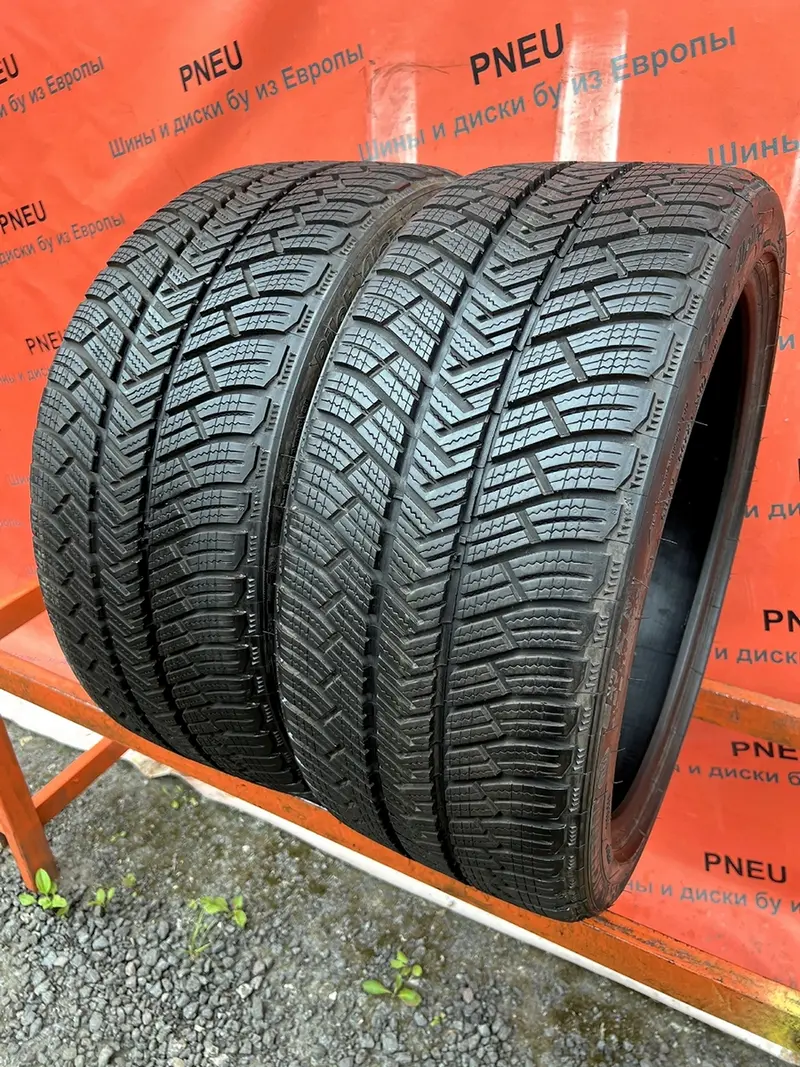 Пара б/у шин 235/40 R19 Michelin Pilot Alpin PA 4