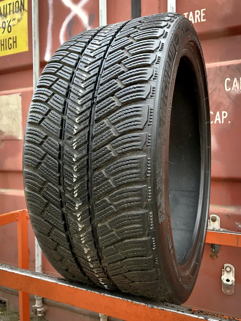 Б/у шина 235/40 R19 Michelin Pilot Alpin PA 4
