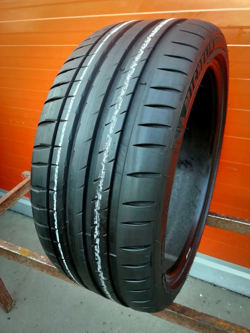 Б/у шина 235/40 R19 Michelin Pilot Sport 4 S, фото 1
