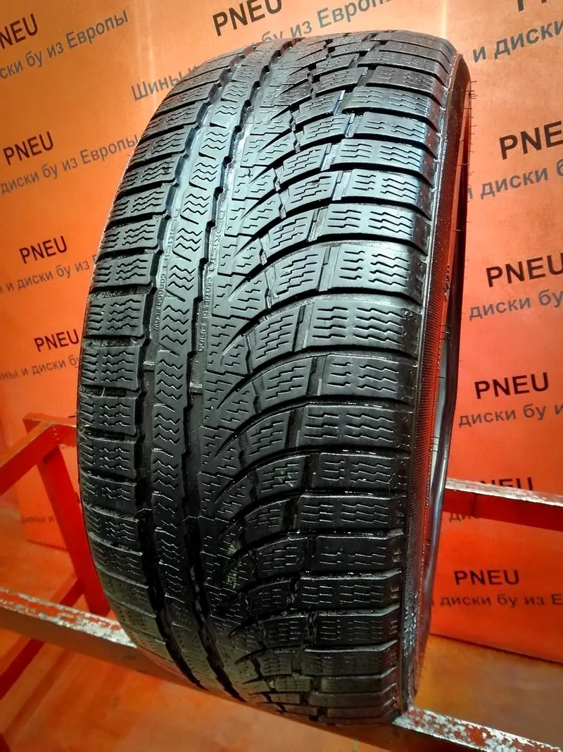 Б/у шина 235/40 R19 Nokian WR A4, фото 1