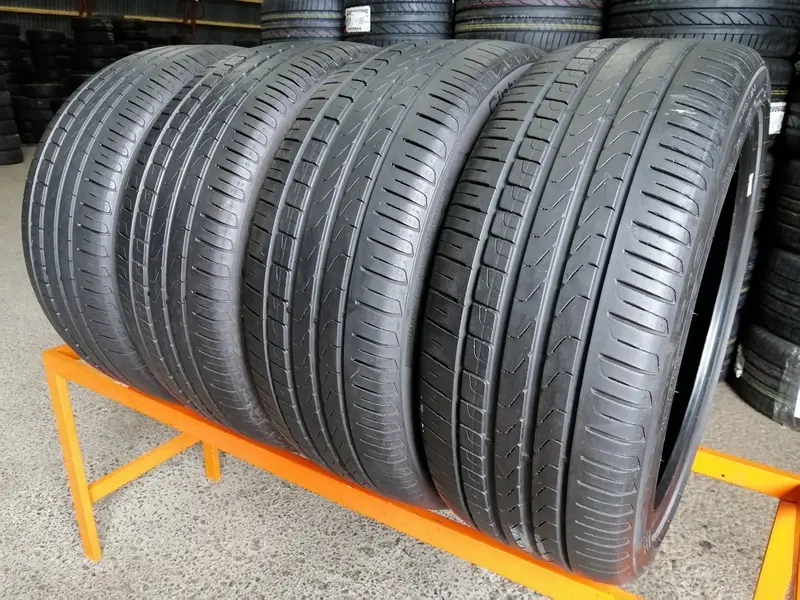 Комплект б/у шин 235/40 R19 Pirelli P 7 Cinturato