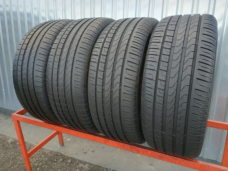 Комплект б/у шин 235/40 R19 Pirelli P 7 Cinturato