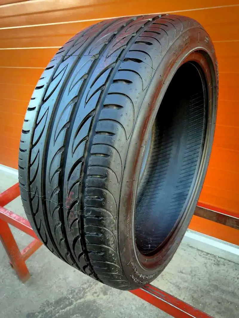Новая шина 235/40 R19 Pirelli P Zero Nero GT, фото 1