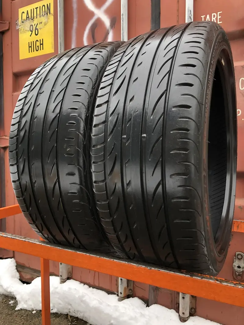 Пара б/у шин 235/40 R19 Pirelli P Zero Nero