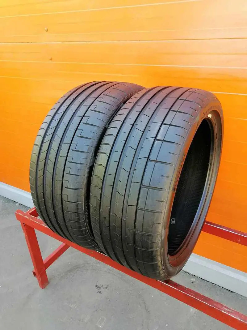 Пара б/у шин 235/40 R19 Pirelli P Zero PZ4, фото 1