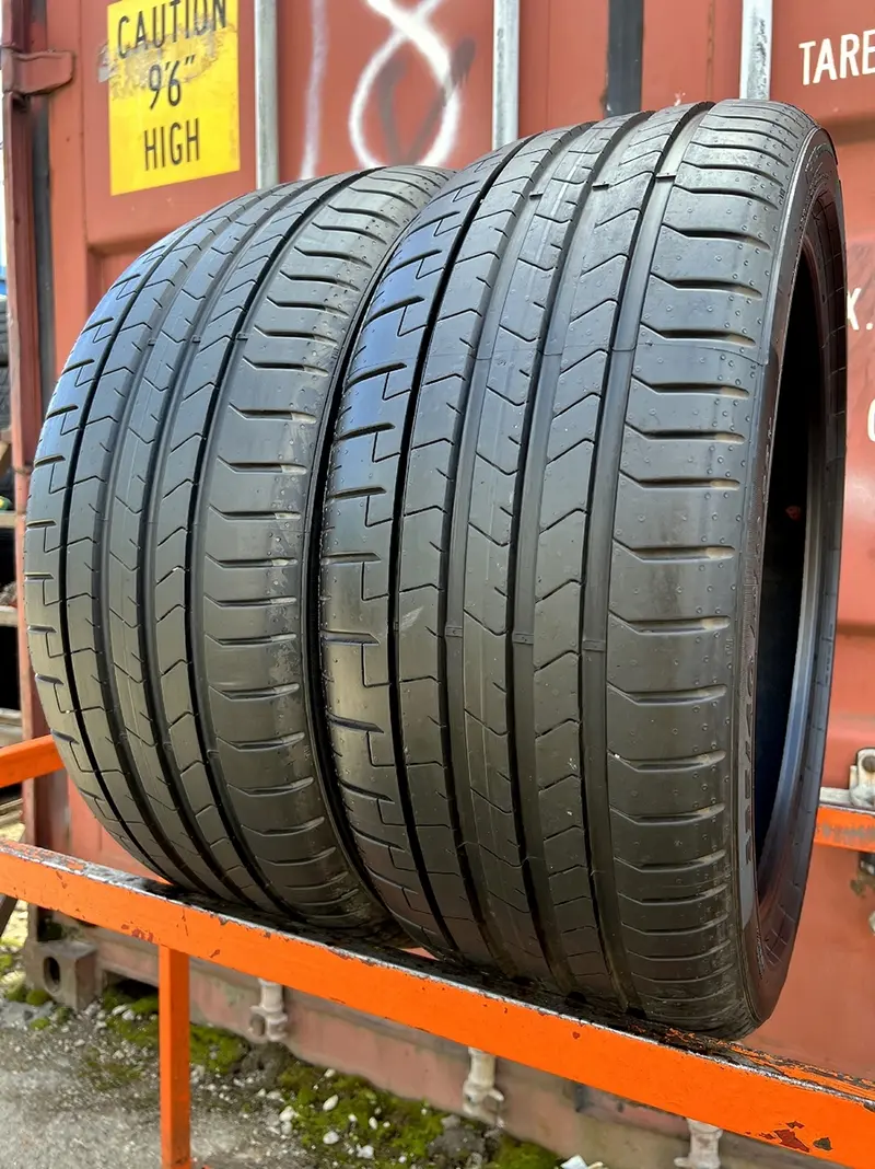 Пара б/у шин 235/40 R19 Pirelli P Zero PZ4