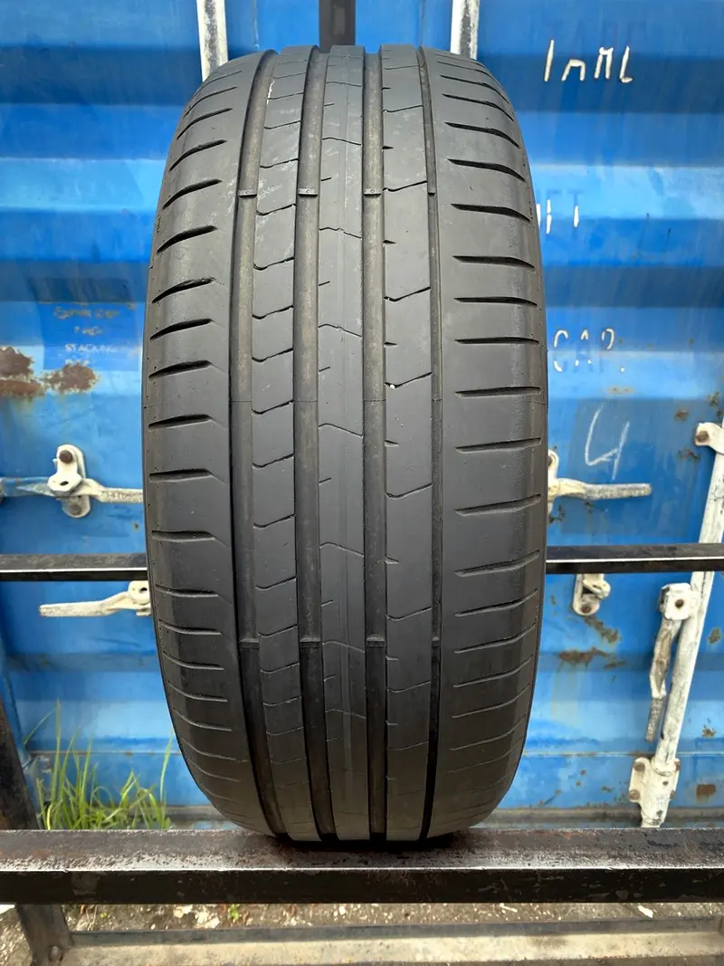 Б/у шина 235/40 R20 Pirelli P Zero PZ4, фото 1