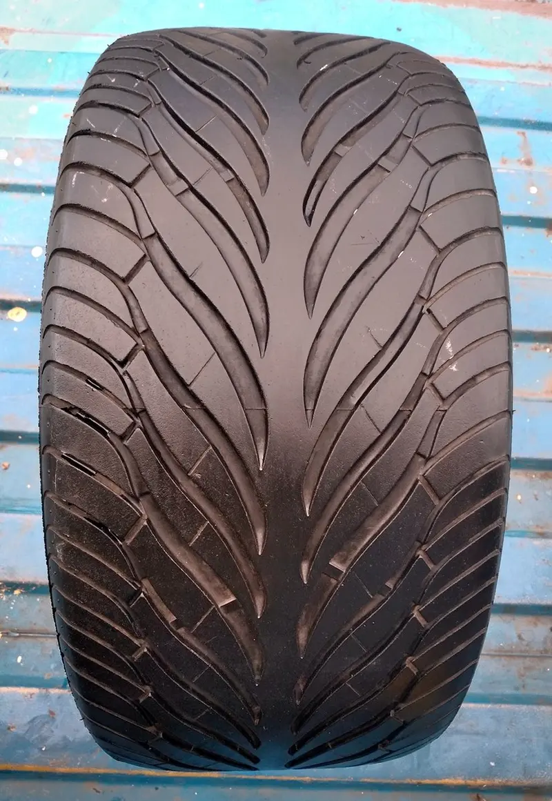 Б/у шина 235/45 R17 Avon ZZ3
