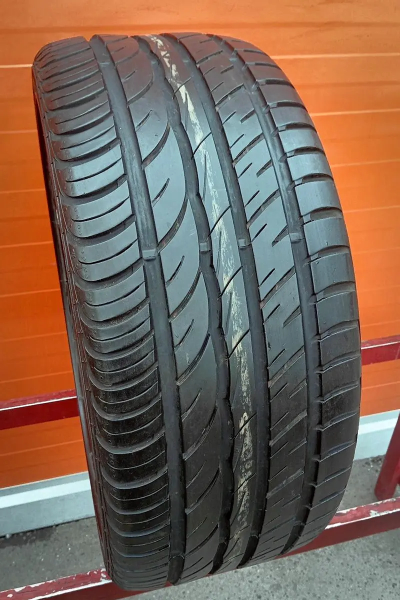 Б/у шина 235/45 R17 Barum Bravuris 2