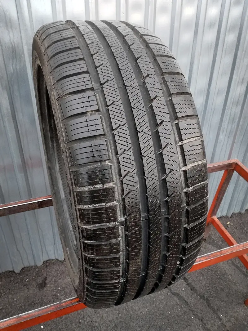 Б/у шина 235/45 R17 Continental ContiWinterContact TS 810 Sport