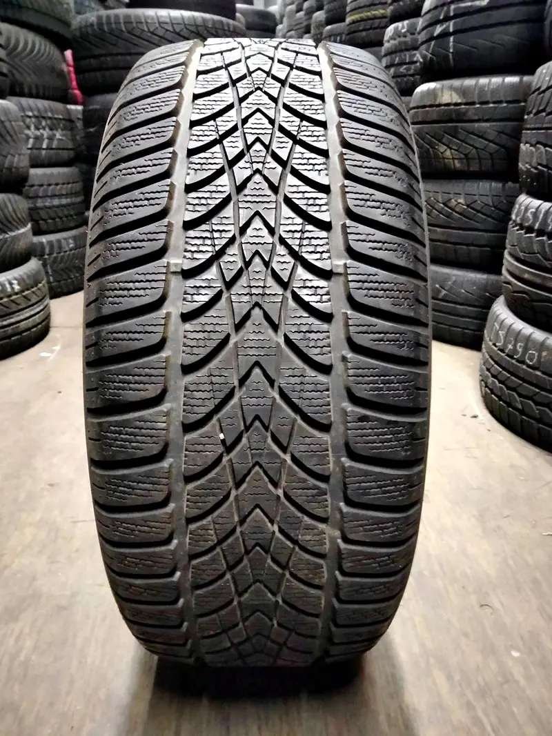 Б/у шина 235/45 R17 Dunlop SP Winter Sport 4D