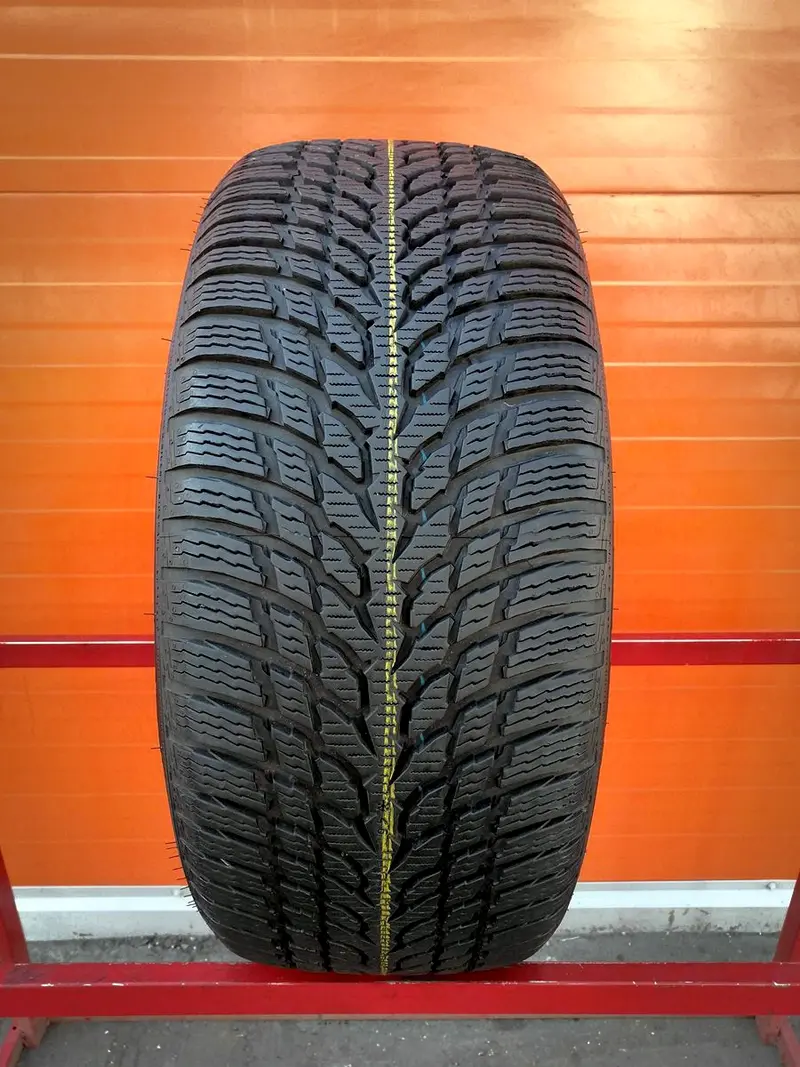 Б/у шина 235/45 R17 Nokian Weatherproof