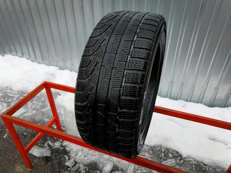 Б/у шина 235/45 R17 Pirelli Winter 210 Sottozero 2