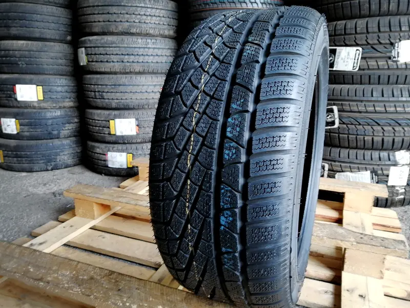 Новая шина 235/45 R17 Pirelli Winter 210 Sottozero, фото 1