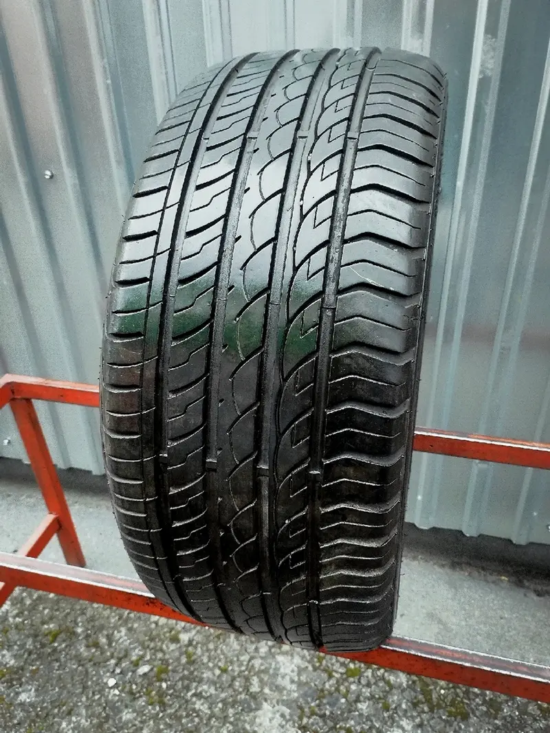 Б/у шина 235/45 R17 Sunitrac Focus 9000