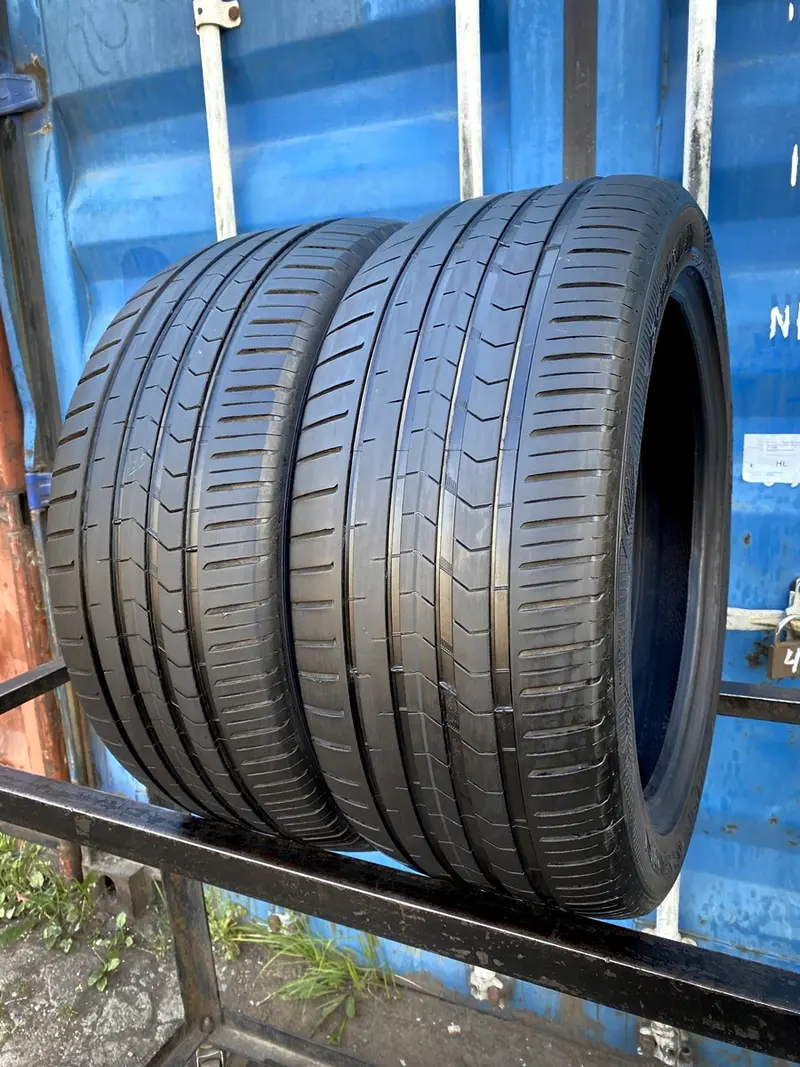 Пара б/у шин 235/45 R17 Vredestein Ultrac Satin