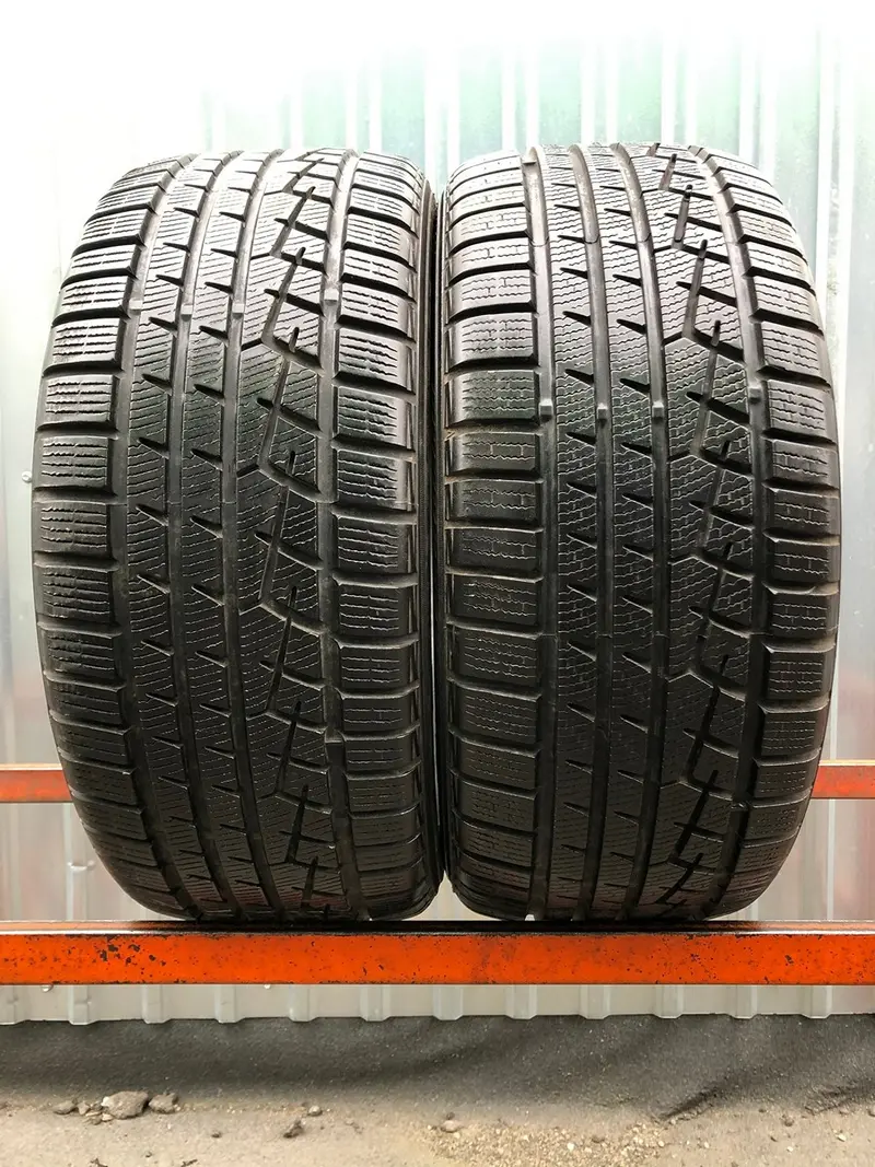 Пара б/у шин 235/45 R17 Yokohama W.drive V902 A