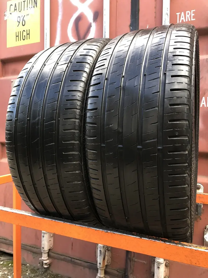 Пара б/у шин 235/45 R18 Barum Bravuris 3HM