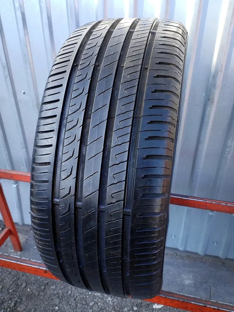 Б/у шина 235/45 R18 Barum Bravuris 5HM