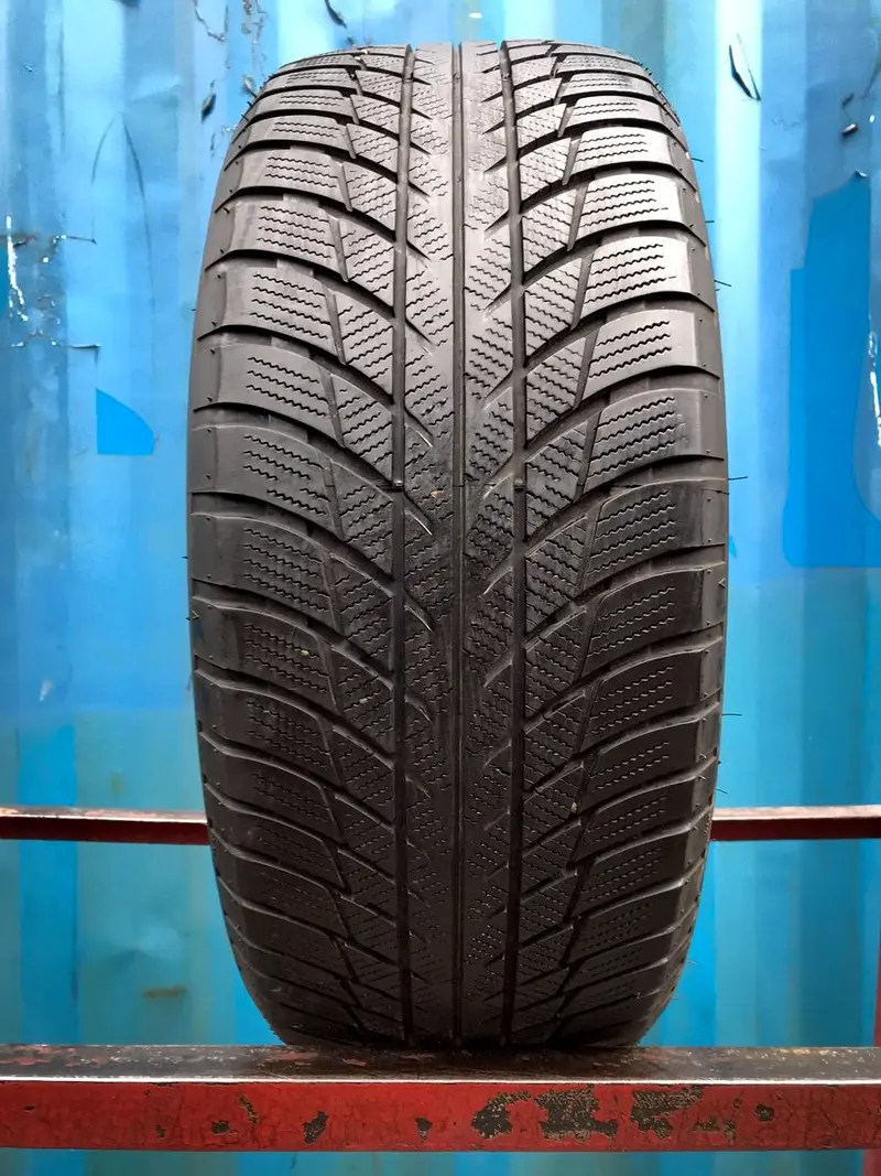 Б/у шина 235/45 R18 Bridgestone Blizzak LM-001, фото 1