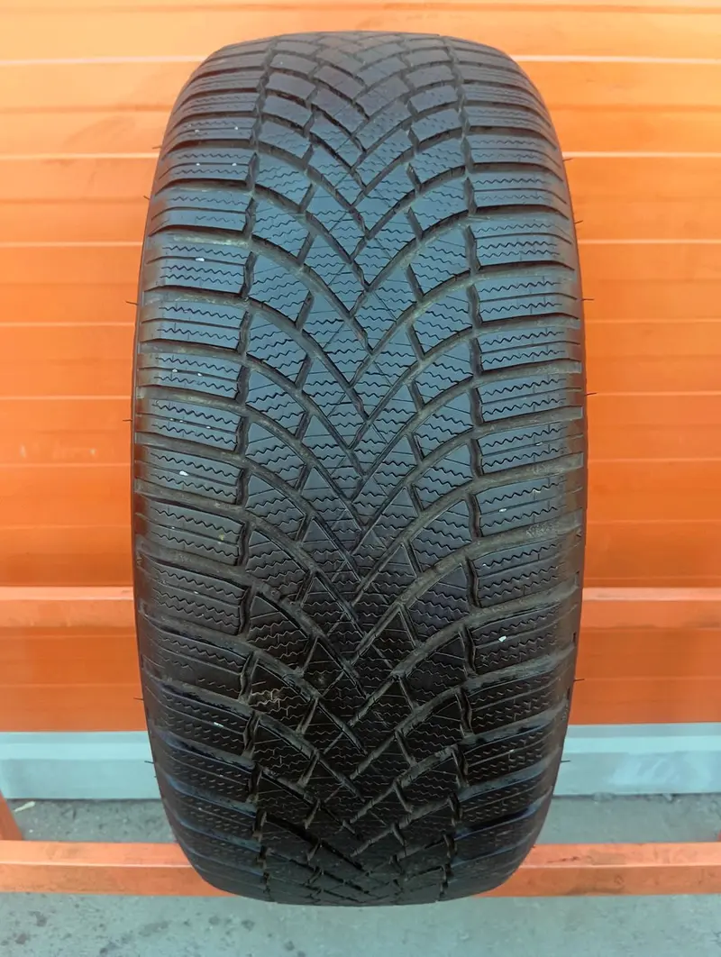 Б/у шина 235/45 R18 Bridgestone Blizzak LM-005