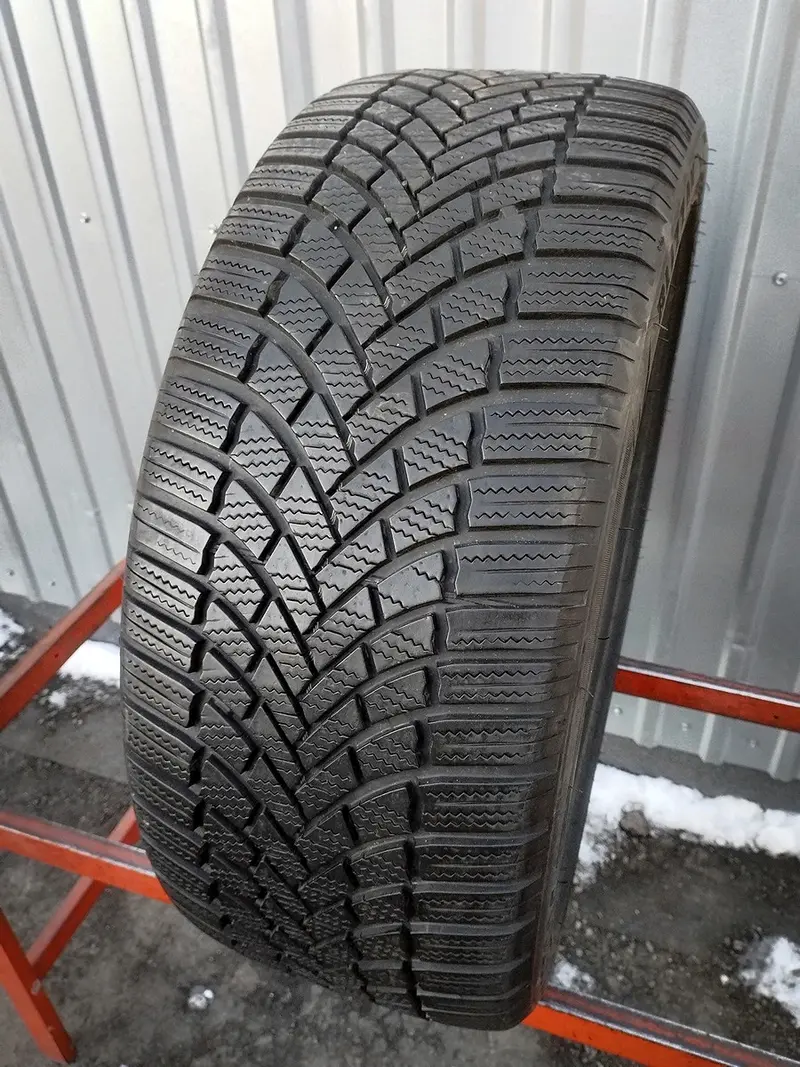 Б/у шина 235/45 R18 Bridgestone Blizzak LM-005