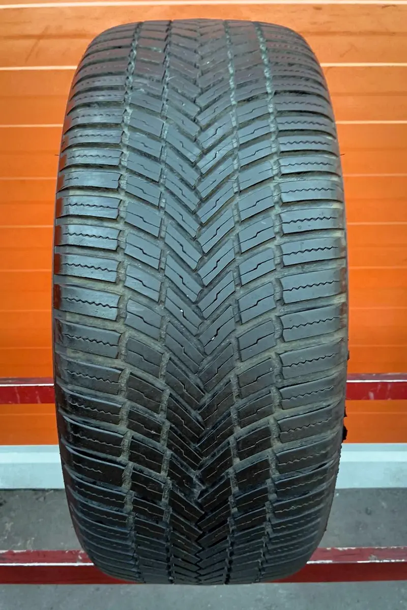 Б/у шина 235/45 R18 Bridgestone Weather Control A005 evo