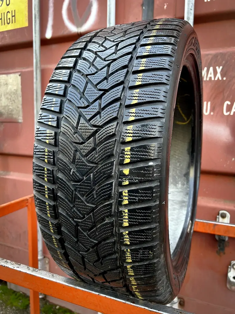 Б/у шина 235/45 R18 Dunlop Winter Sport 5