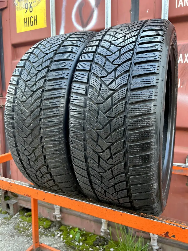 Пара б/у шин 235/45 R18 Dunlop Winter Sport 5