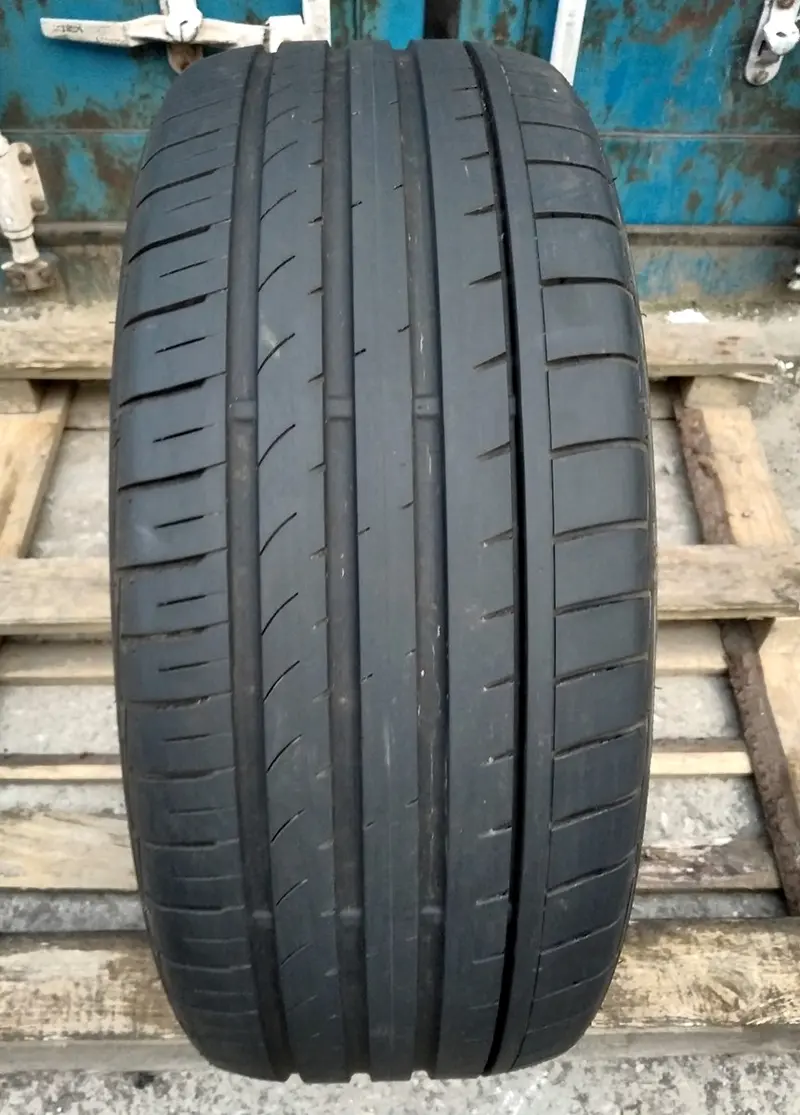 Б/у шина 235/45 R18 Falken Azenis FK-453CC
