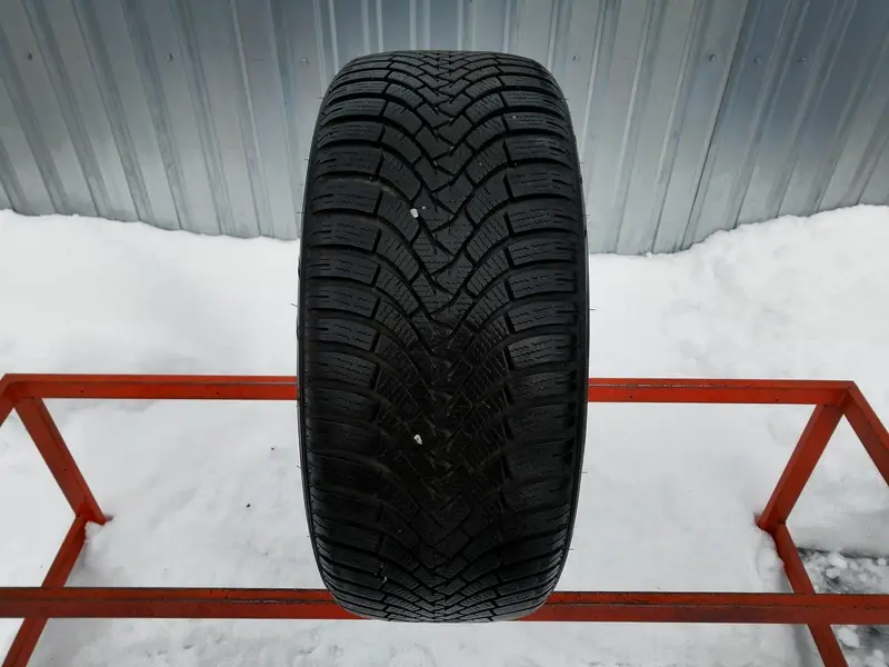 Б/у шина 235/45 R18 Falken Eurowinter HS01