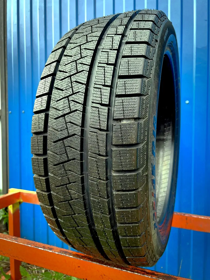 Новая шина 235/45 R18 Formula Ice FR, фото 1