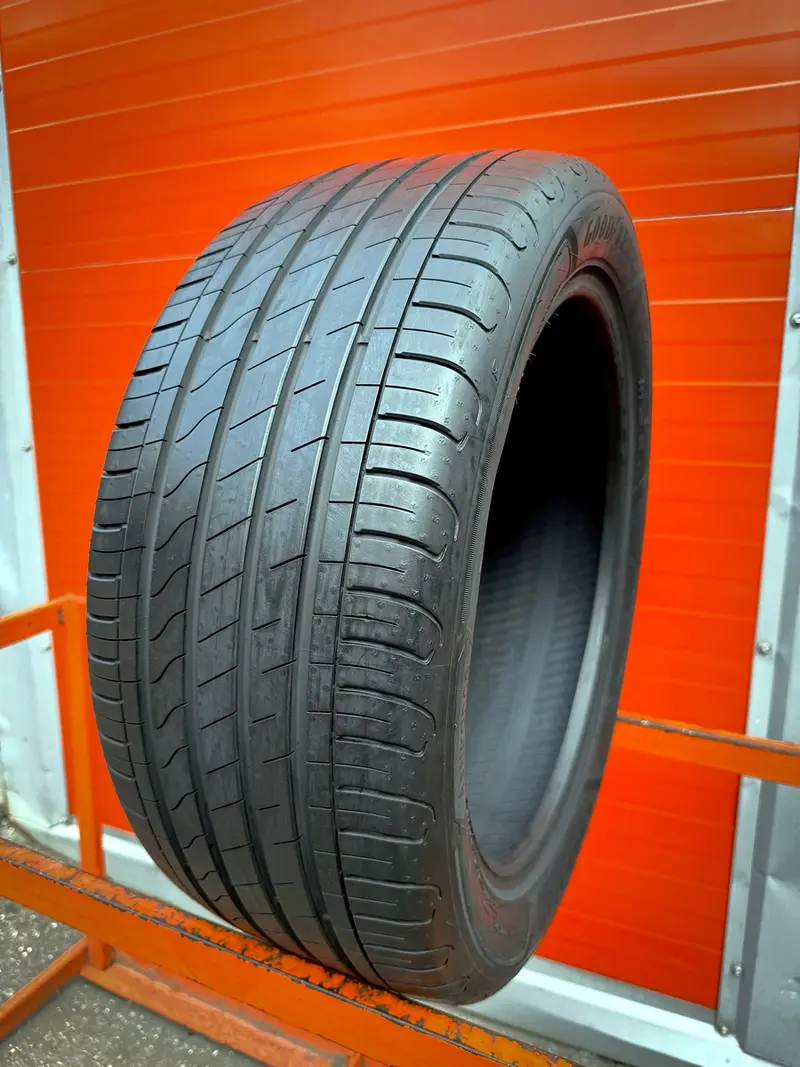 Новая шина 235/45 R18 Goodyear Assurance ComforTred