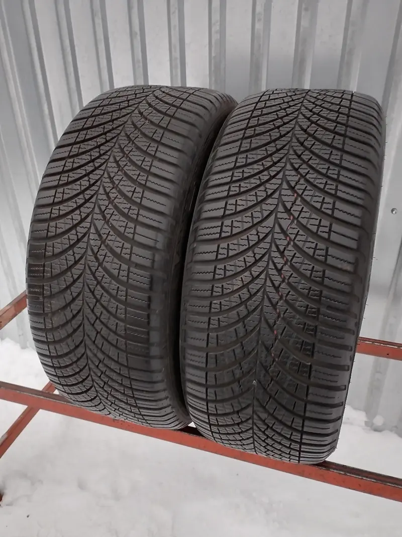 Пара б/у шин 235/45 R18 Goodyear Vector 4Seasons Gen-3